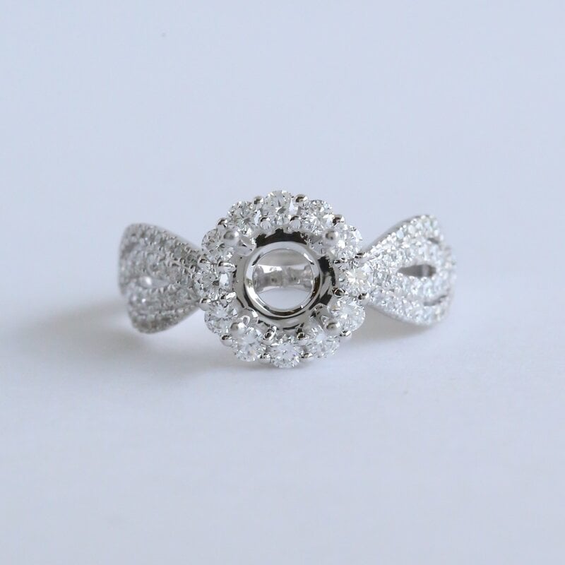 American Jewelry 14k White Gold .85ctw Diamond Infinity Semi Set Engagement Ring (Size 6.75)