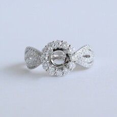 American Jewelry 14k White Gold .85ctw Diamond Infinity Semi Set Engagement Ring (Size 6.75)