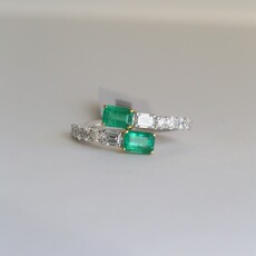 American Jewelry 18k White Gold 1.27ct Emerald 1.11ct Diamond Open Bypass Ring (Size 6.5)