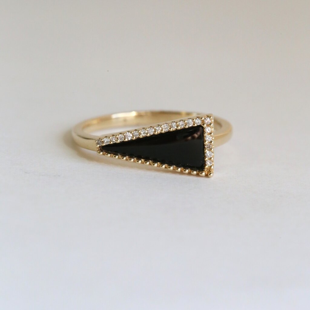 American Jewelry 14k Yellow Gold .06ct Diamond and Black Onyx Triangle Ring (Size 7)