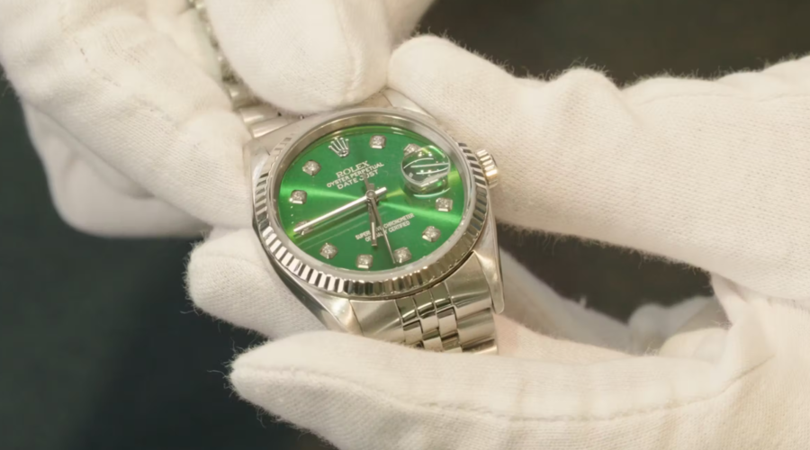 How do you spot a fake rolex?