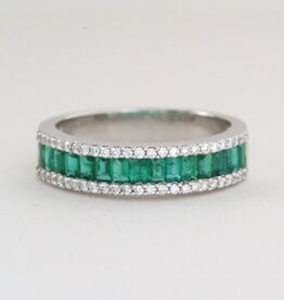 American Jewelry 18k White Gold .81ct Emerald .23ct Diamond Baguette and Round Channel Set Ring (Size 7)