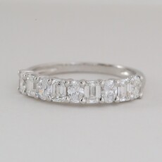 American Jewelry 18k White Gold 1.24ctw Oval & Cushion Diamond Wedding Band Ring (Size 7)