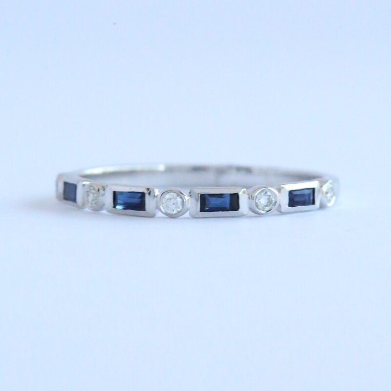 American Jewelry 14k White Gold .38ctw Diamond & Sapphire Baguette & Round Bezel Stackable Band (Size 7)