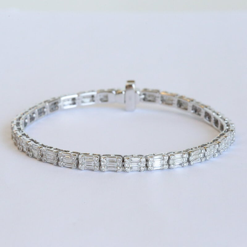 American Jewelry 18K White Gold 3.68ctw Diamond VS-SI Baguette & Round Tennis Bracelet (7.5")