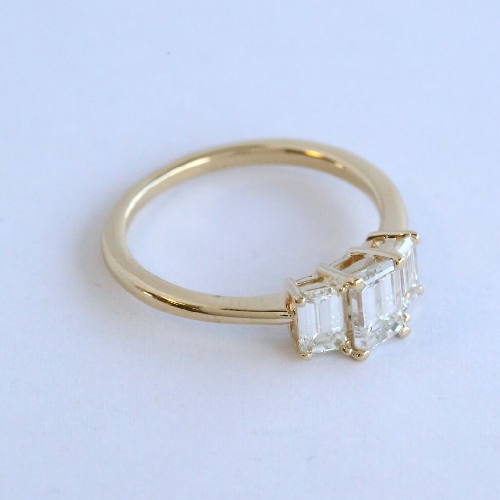 American Jewelry 14k Yellow Gold 1ctw Emerald Cut Diamond Past Present Future Ring