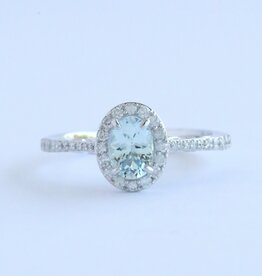American Jewelry 14k White Gold .70ctw Aquamarine .45ctw Diamond Oval Halo Ring (Size 7)