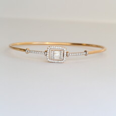 American Jewelry 14k Yellow Gold .41ctw Diamond Baguette and Round Bangle Bracelet