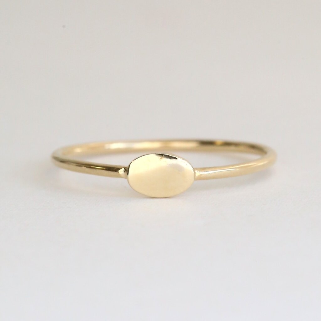 American Jewelry 14k Yellow Gold Oval Disc Engravable Ring (Size 7)