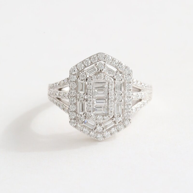 American Jewelry 14k White Gold 1.09ctw Diamond Baguette and Round Hexagon Shape Ring (Size 7)