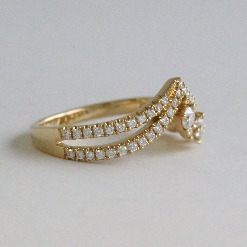 American Jewelry 14k Yellow .53ct Diamond Pear and Round V Contour Band Ring