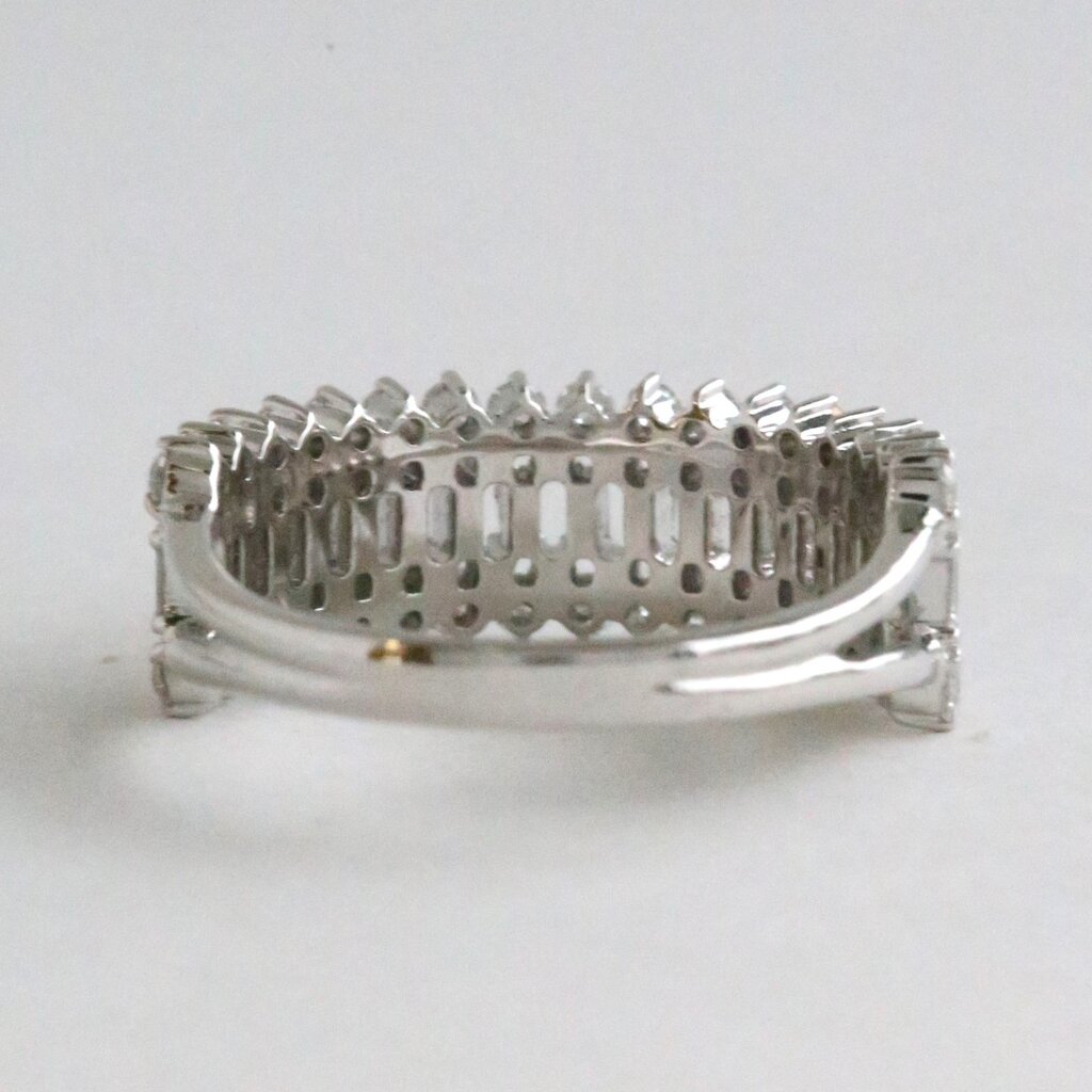 American Jewelry 14k White Gold .81ctw Baguette and Round Diamond Multi Row Band Ring