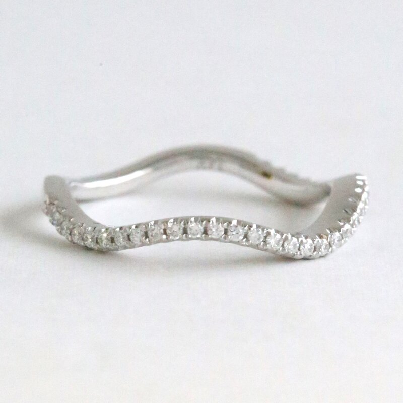 American Jewelry 14k White Gold .19ctw Diamond Wavy Wedding Band Ring