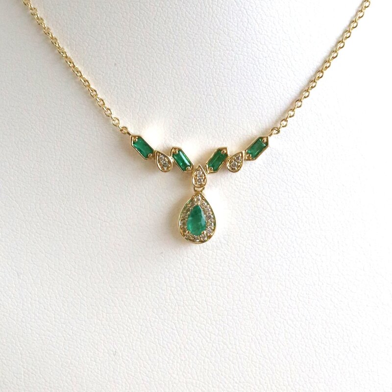 American Jewelry 14k Yellow Gold .52ctw Emerald .10ctw Diamond Pear Halo and Zig Zag Necklace