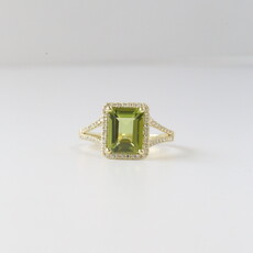 American Jewelry 14k Yellow Gold 2.36ct Peridot .21ctw Diamond Halo Split Shank Ring