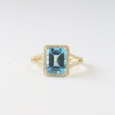 American Jewelry 14k Yellow Gold 2.79ct Blue Topaz .21ctw Diamond Emerald Cut Halo Ring