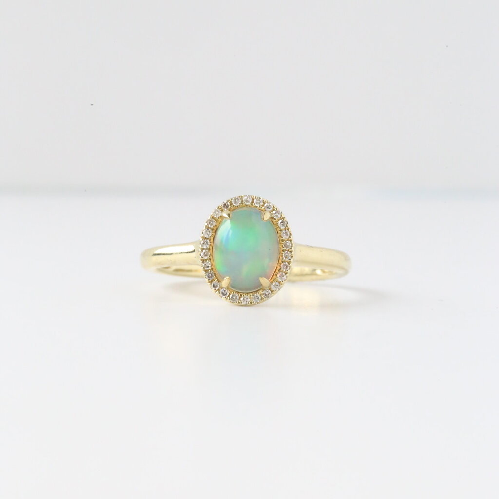 American Jewelry 14k Yellow Gold .69ct Opal Cabachon  .08ctw Diamond Halo Ring