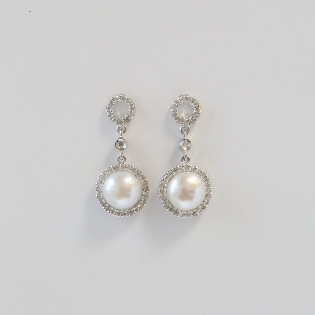 American Jewelry 14k White Gold .25ctw Diamond Pearl Halo Dangle Earrings