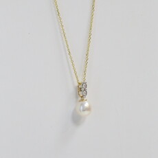 American Jewelry 14k Yellow Gold .06ctw Diamond and Pearl Mini Dangle Necklace