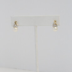 American Jewelry 14k Yellow Gold .07ct Diamond Pearl Mini Dangle Earrings