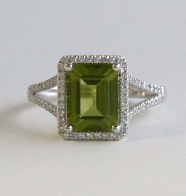 American Jewelry 14k White Gold 2.49ct Peridot .21ct Diamond Halo Emerald Cut Split Shank Ring