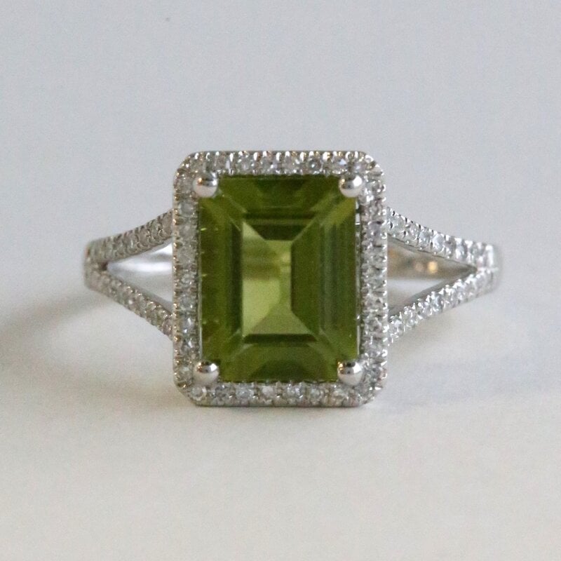 American Jewelry 14k White Gold 2.49ct Peridot .21ct Diamond Halo Emerald Cut Split Shank Ring
