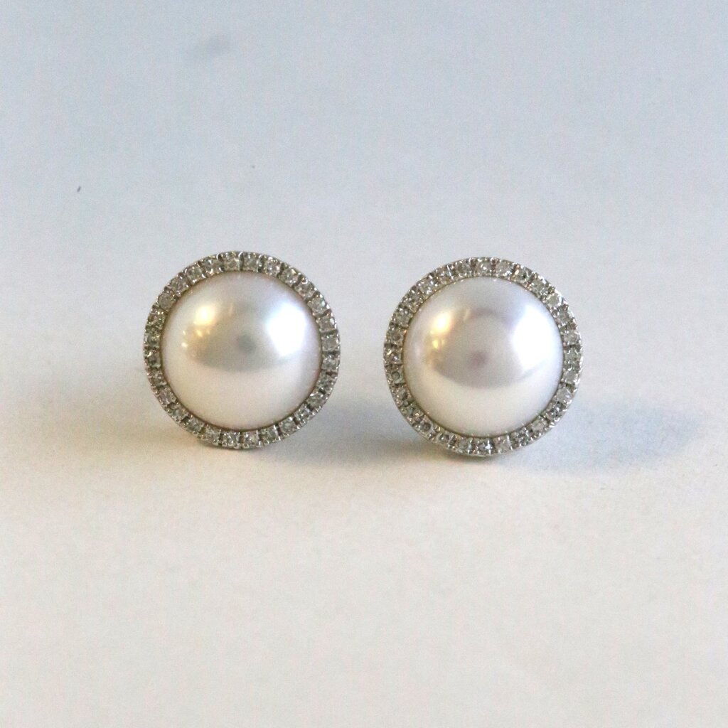American Jewelry 14k White Gold .17ctw Diamond and Pearl Halo Stud Earrings