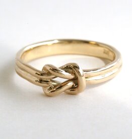 American Jewelry 14K Yellow Gold Infinity  Knot Ring Size 7.5
