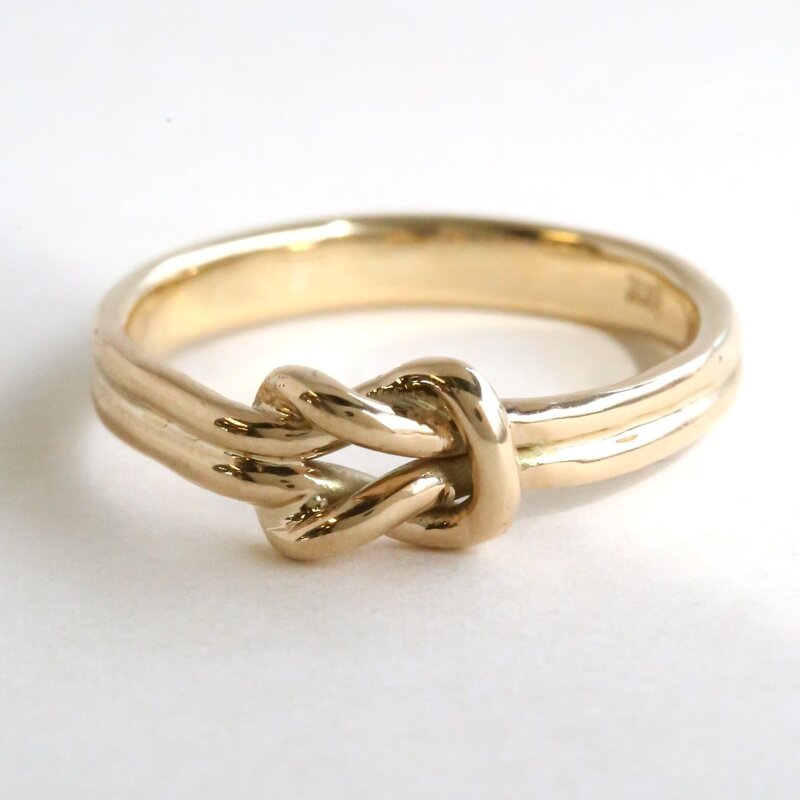 American Jewelry 14K Yellow Gold Infinity  Knot Ring Size 7.5