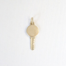 American Jewelry Gold Engravable Key Pendant (Charm only)