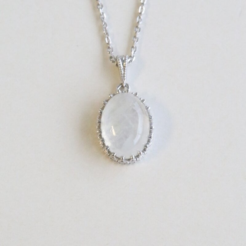 American Jewelry 18" 10K White Gold 6.74ct Oval Moonstone Pendant w/ 1.4mm Diamond-Cut Cable Chain