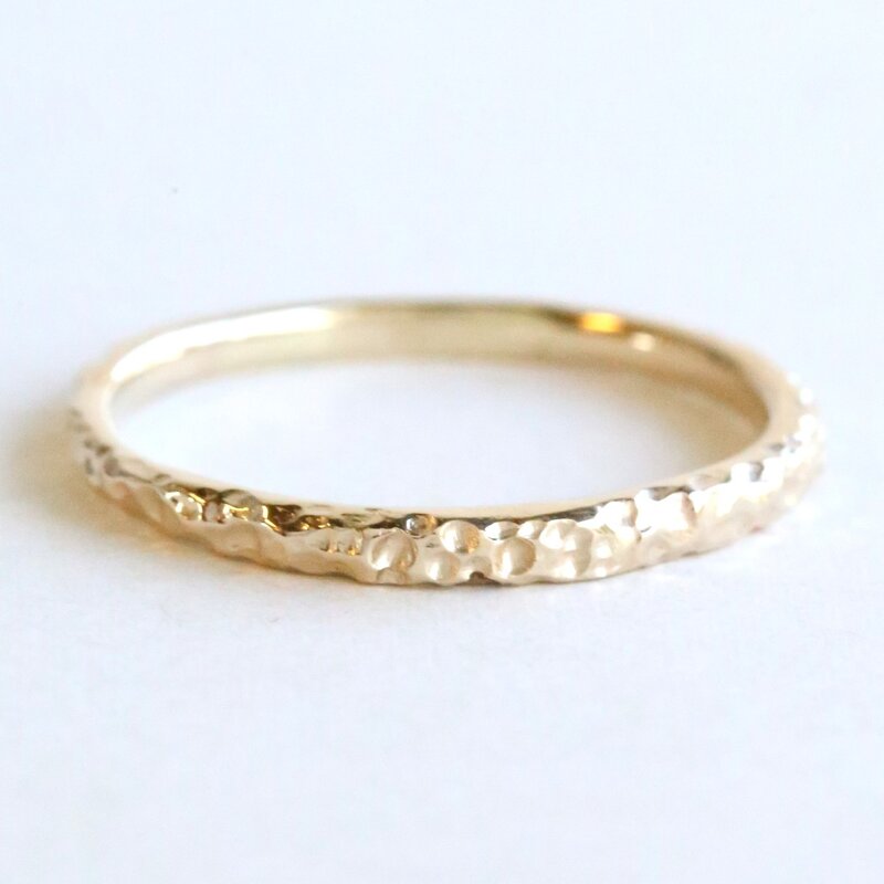 American Jewelry 14k Yellow Gold Hammered Design Stackable Band (Size 7)