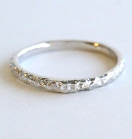 American Jewelry 14k White Gold Hammered Design Stackable Band (Size 7)