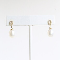 American Jewelry 14k Yellow Gold .11ctw Diamond Akoya Pearl Teardrop Dangle Earrings