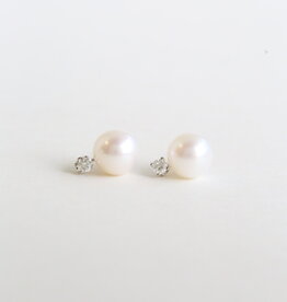 American Jewelry 14k White Gold 7-7.5mm Akoya Pearl .10ct Diamond Accent Stud Earrings