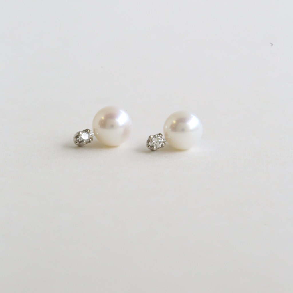 American Jewelry 14k White Gold 7-7.5mm Akoya Pearl .10ct Accent Diamond Stud Earrings