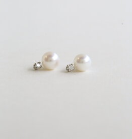 American Jewelry 14k White Gold 7-7.5mm Akoya Pearl .10ct Accent Diamond Stud Earrings