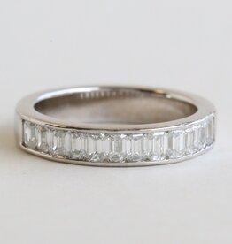American Jewelry 14k White Gold 1.55ctw Emerald Cut Straight Channel Set Wedding Band Ring