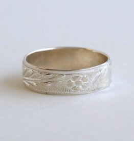 American Jewelry Sterling Silver Unisex 6mm Floral and Leaf Beveled Ring (Size 7.5)