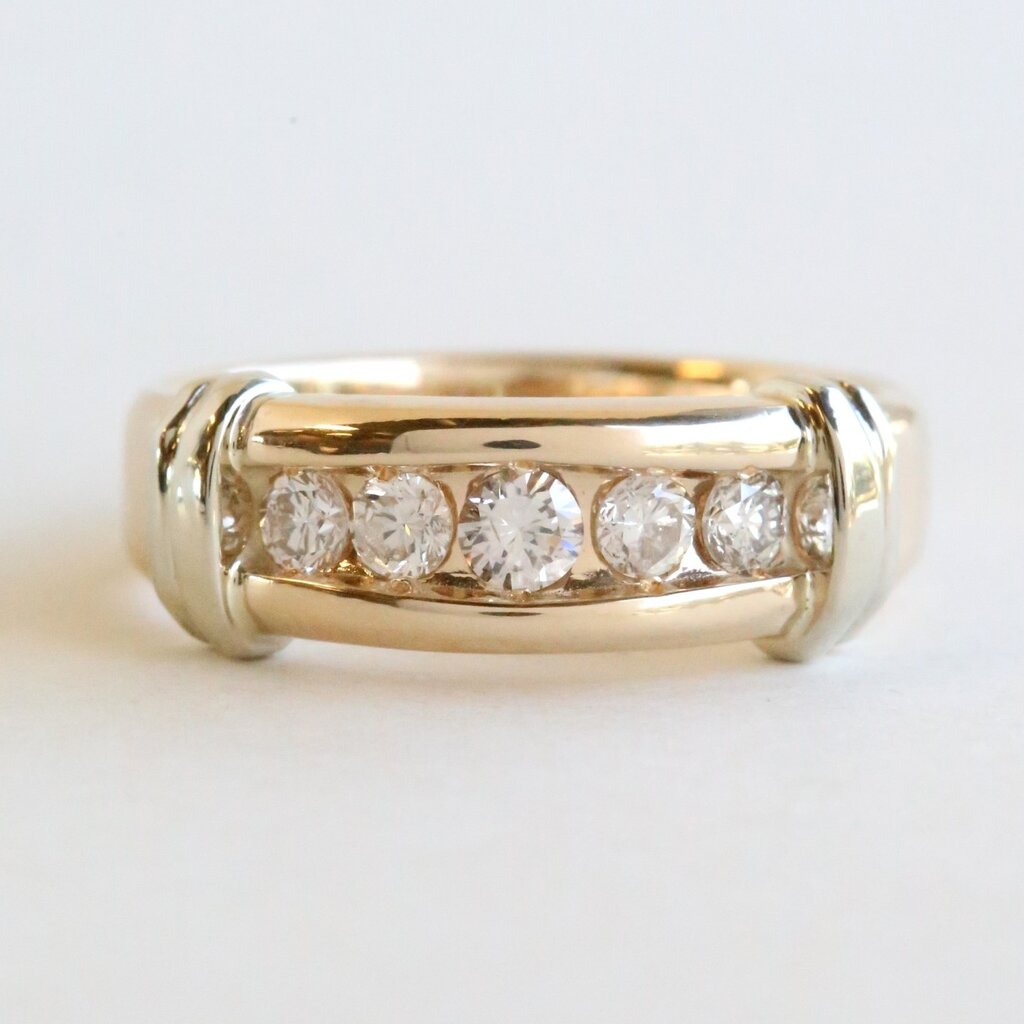 American Jewelry 14k Yellow Gold .43ctw Round Diamond Channel Set Unisex Wedding Band (Size 7.25)