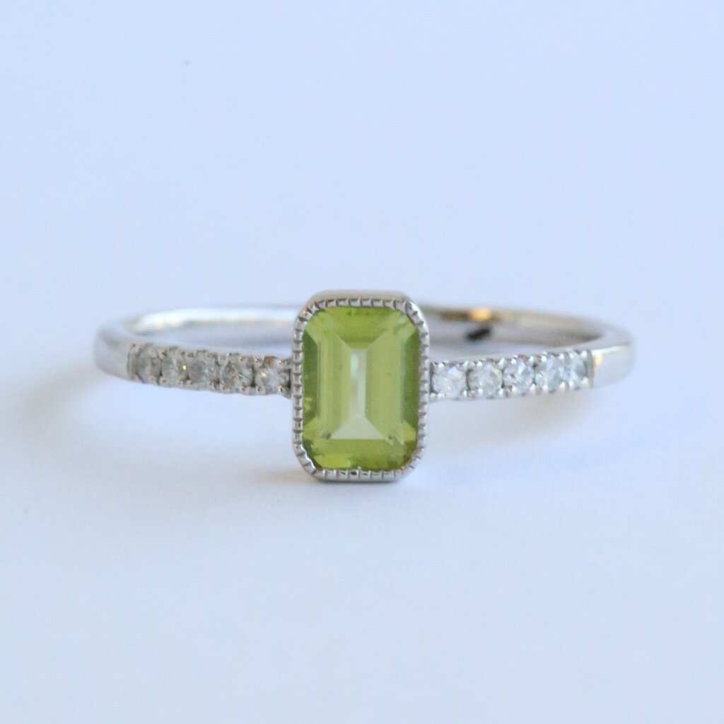 American Jewelry 14k White Gold .12ctw Diamond .64ct Peridot Emerald Cut Milgrain Ring