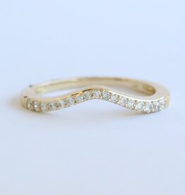 American Jewelry 14k Yellow Gold .25ctw Diamond Curved Contour Band (Size 7)