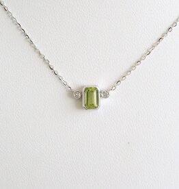 American Jewelry 14k White Gold .04ct Diamond .60ct Peridot Emerald Cut Necklace