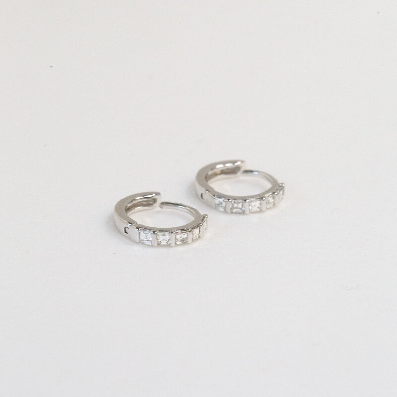 American Jewelry 14k White Gold 0.32ctw Asscher Diamond Huggie Hoop Earrings