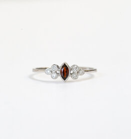 American Jewelry 14k White Gold 0.10ctw Diamond 0.17ct Garnet Marquise Bezel Set Ring (Size 7)
