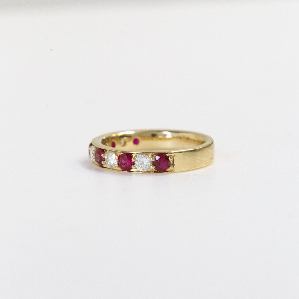 American Jewelry 14k Yellow Gold 0.50ctw Round Diamond 0.80ctw Ruby Alternating Band (Size 7)