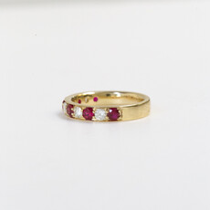 American Jewelry 14k Yellow Gold 0.50ctw Round Diamond 0.80ctw Ruby Alternating Band (Size 7)
