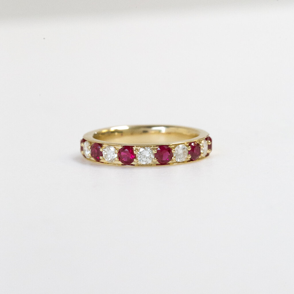 American Jewelry 14k Yellow Gold 0.50ctw Round Diamond 0.80ctw Ruby Alternating Band (Size 7)