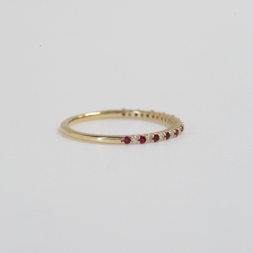 American Jewelry 14k Yellow Gold 0.10ctw Round Diamond 0.14ctw Ruby Alternating Band (Size 7)