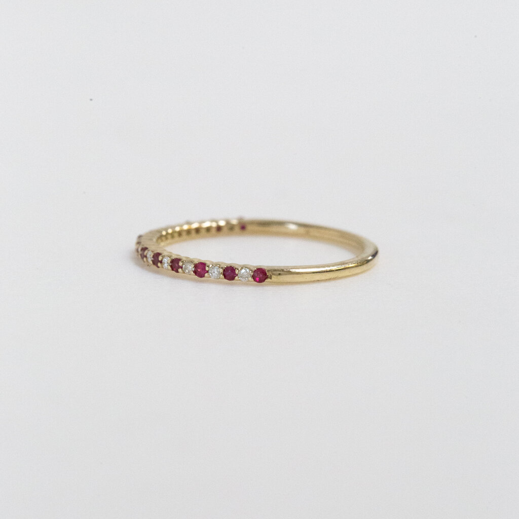 American Jewelry 14k Yellow Gold 0.10ctw Round Diamond 0.14ctw Ruby Alternating Band (Size 7)